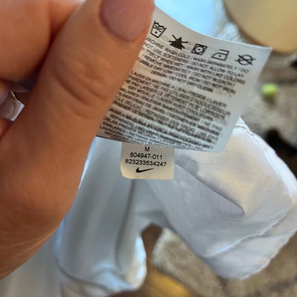 Nike Women’s Windrunner Nsw White Silver Wind Breaker Sz M - Picture 2 of 6